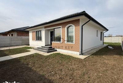 Casă cu 4 camere cu Teren 500 Mp în Dragomirești-Vale - 1
