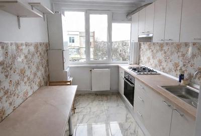Apartament cu 3 camere semidecomandat în Micro 16 - 7