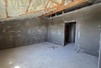 Casă cu 4 camere cu Teren 380 Mp în Sânandrei
