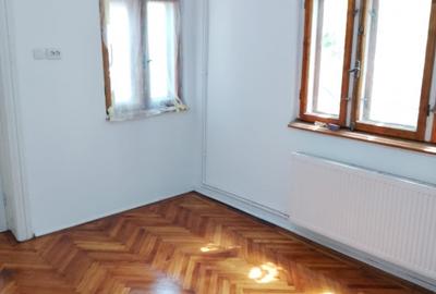 Casă individuală cu 6 camere decomandat cu Teren 170 Mp în P-ța Unirii - 4