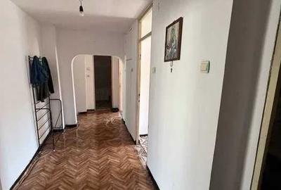 Casă cu 3 camere decomandat în Radu Negru - 2
