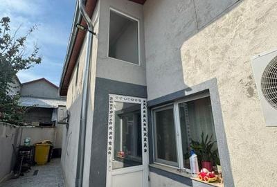 Casă cu 4 camere în Rahova