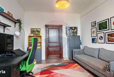 Apartament cu 3 camere, mobilat în Jiului