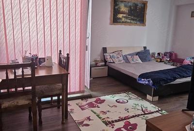 Apartament cu 2 camere decomandat în Florești - 1