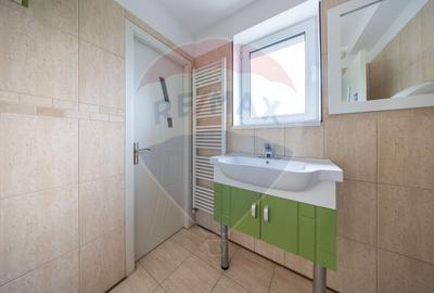 Spațiu comercial, de 210 mp, în Central - 8
