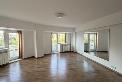 Apartament cu 3 camere în Decebal