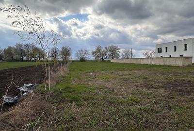 Casă cu 4 camere în Central - 1