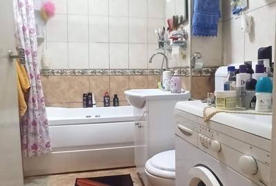 Apartament cu 2 camere decomandat în Micro 17