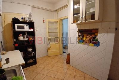 Apartament cu 3 camere circular în Universitate - 20