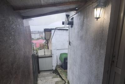Casă cu 1 camere cu Teren 50 Mp în Podu Roș