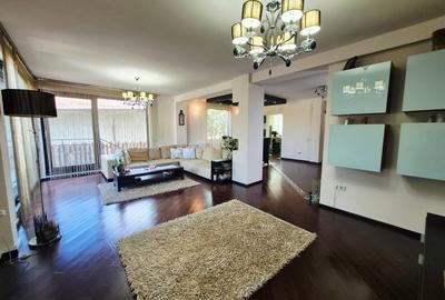 Casă individuală cu 5 camere cu Teren 380 Mp în Central