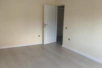 Apartament cu 3 camere decomandat în Girocului