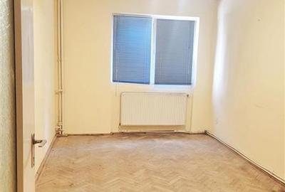 Apartament cu 2 camere semidecomandat în 9 Mai