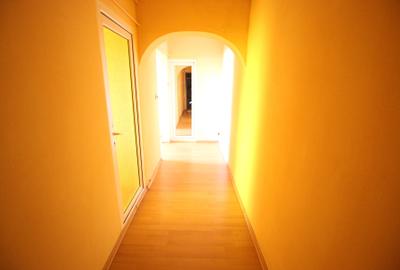 Apartament cu 2 camere decomandat în