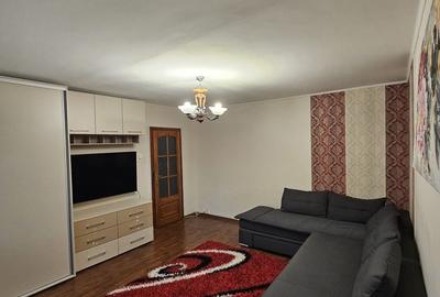 Apartament cu 3 camere decomandat în Nufărul