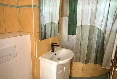 Apartament cu 3 camere decomandat în 7 Noiembrie