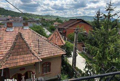 Casă cu Teren 800 Mp în Buciumeni - 1