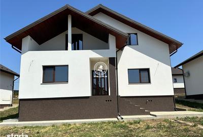 Casă cu 3 camere cu Teren 487 Mp în Tomești