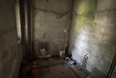 Casă cu 11 camere cu Canalizare în Brănești - 9