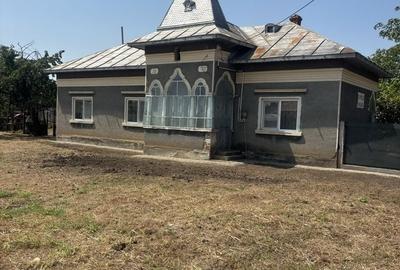Casă cu 4 camere în Rotunda