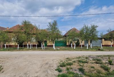 Casă cu 4 camere în Șomoșcheș