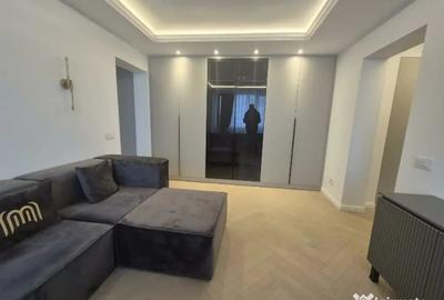 Apartament cu 3 camere semidecomandat în Ultracentral