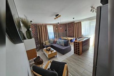 Apartament cu 3 camere semidecomandat în Florești