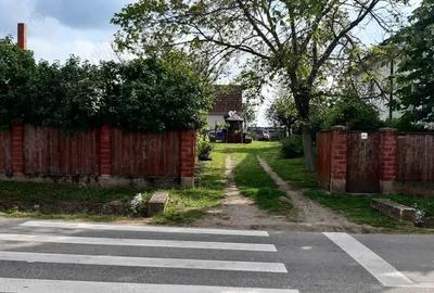 Teren de 3600 mp, în Cetariu - 1