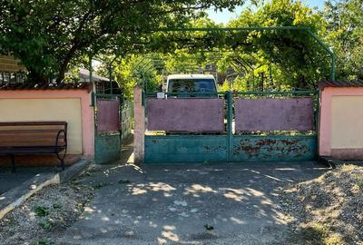 Casă cu 4 camere cu Teren 983 Mp în Peretu