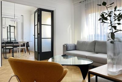 Apartament cu 3 camere semidecomandat în P-ța Romană