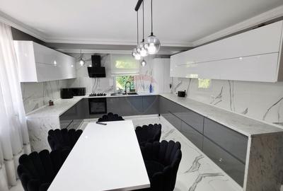 Apartament cu 5 camere decomandat, mobilat în Precista - 1
