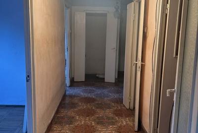 Apartament cu 3 camere semidecomandat în Central - 6