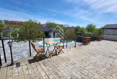 Casă individuală cu 12 camere cu Piscina în Giarmata