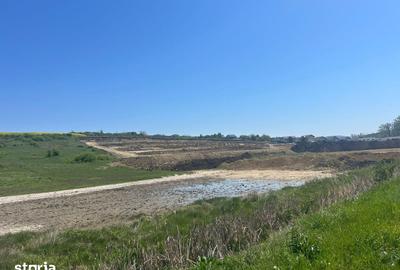 Teren de 15000 mp, în Miroslava