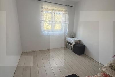 Apartament cu 3 camere decomandat, mobilat în Flămânzi