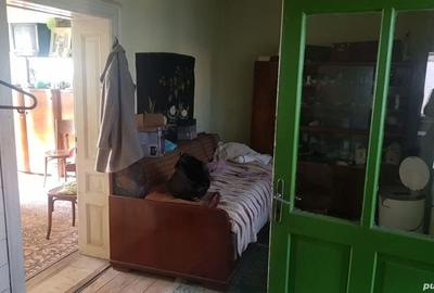 Casă cu 3 camere cu Teren 720 Mp în Simeria