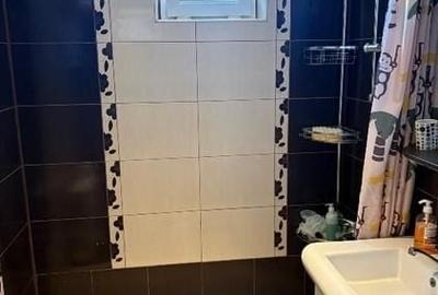 Apartament cu 2 camere decomandat în Pajura
