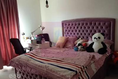 Casă cu 5 camere cu Teren 300 Mp în Dobroești