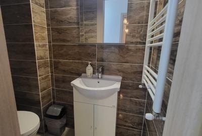Apartament cu 3 camere decomandat în Central - 1