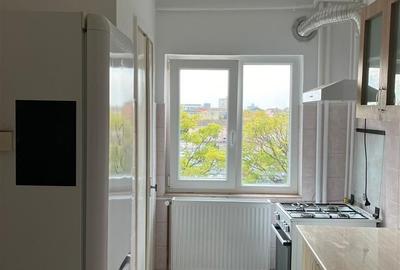 Apartament cu 3 camere semidecomandat în Circumvalațiunii