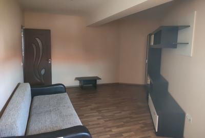 Apartament cu 2 camere decomandat în Ostroveni