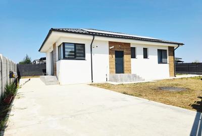 Casă individuală cu 4 camere cu Teren 360 Mp în Tunari