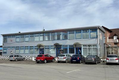 Spațiu comercial, de 431 mp, în Central - 18