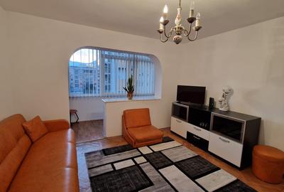 Apartament cu 2 camere semidecomandat în Piața Centrală