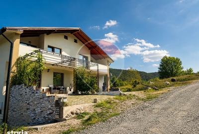 Casă cu 4 camere cu Teren 1300 Mp în Făget