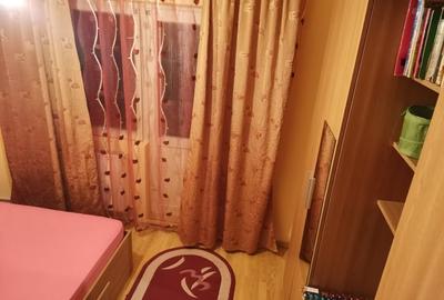 Apartament cu 2 camere semidecomandat, mobilat în Nord