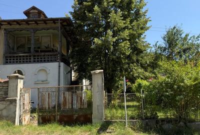 Casă cu 4 camere cu Teren 369 Mp în Bradu