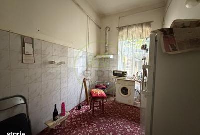 Casă cu 3 camere nedecomandat în Central