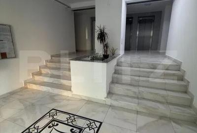 Apartament cu 3 camere în Tractorul