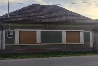 Casă cu 3 camere cu Teren 2500 Mp în Mădăras